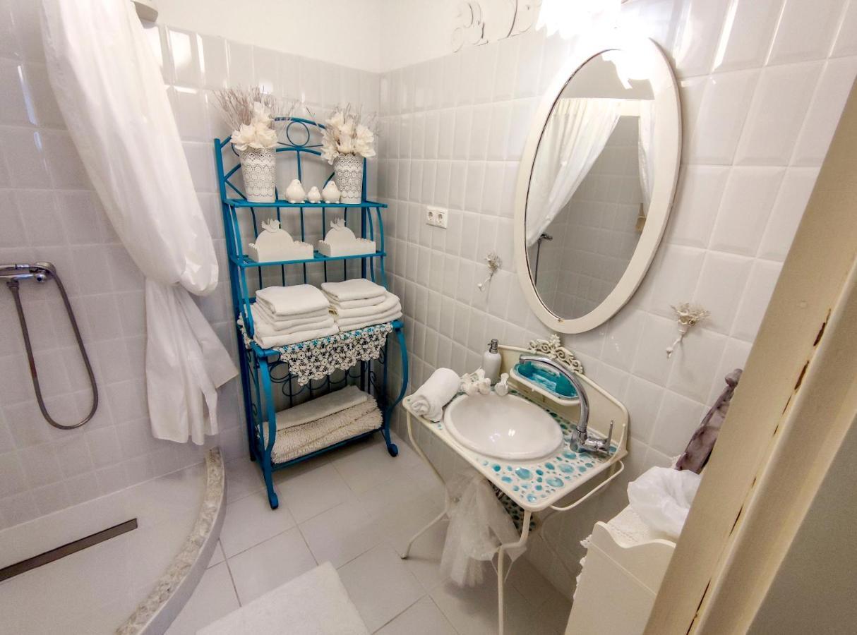 Hotel Feher Tulipan Apartman Debrecen Exterior foto