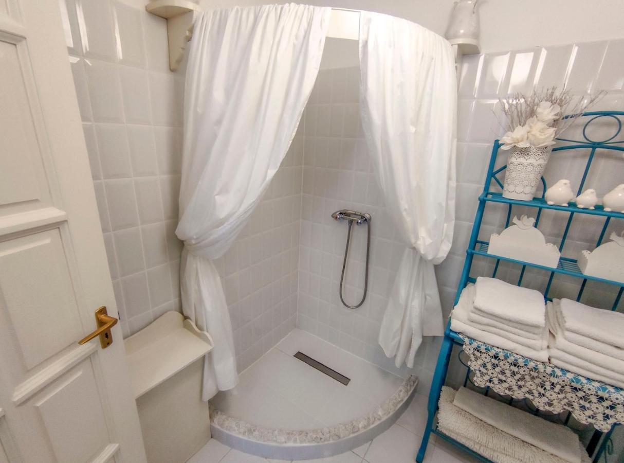 Hotel Feher Tulipan Apartman Debrecen Exterior foto