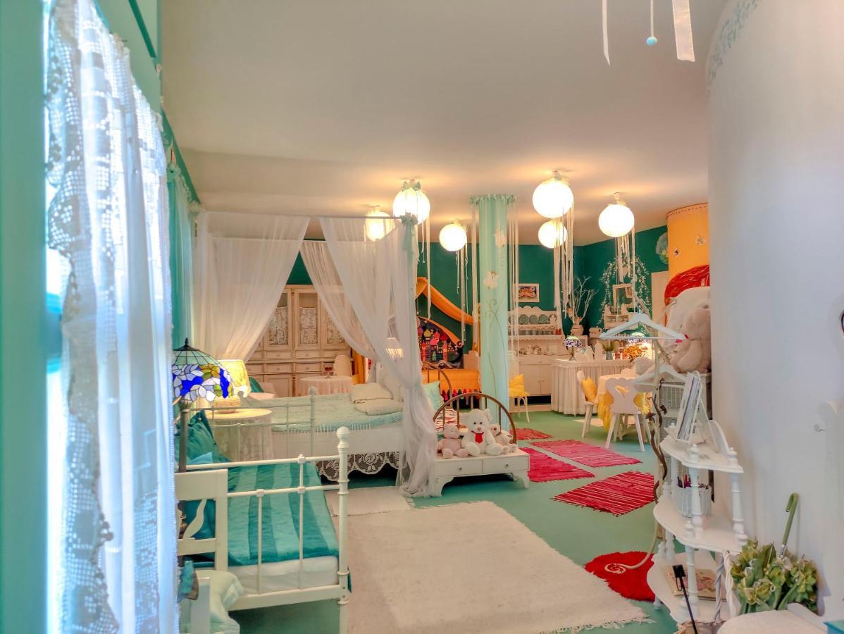 Hotel Feher Tulipan Apartman Debrecen Exterior foto
