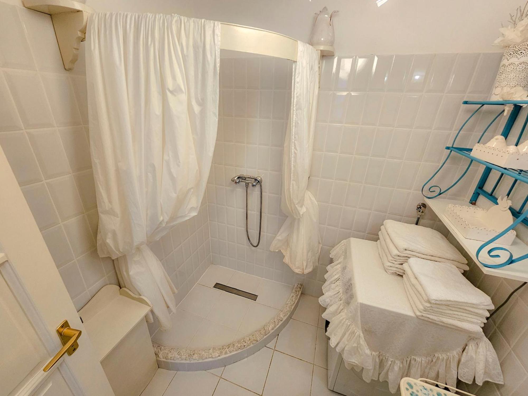 Hotel Feher Tulipan Apartman Debrecen Exterior foto